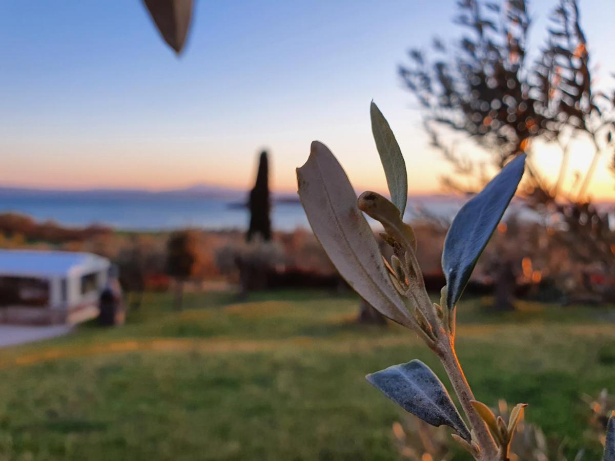 Antico Casale Tiravento Aparthotel Passignano sul Trasimeno Ngoại thất bức ảnh